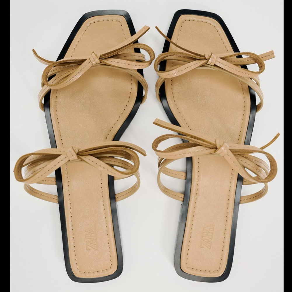 BOW TRIM FLAT SANDALS - Picture 8 of 8